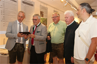 Museumsobmann Günter Lechner, Landesrat Josef Schwaiger, Bgm. Simon Wallner, Roman Stubann (Ehrenbürger von Obertrum), Prof. DI Dominic Saletu (HTL)